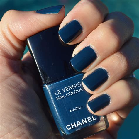 chanel runway nails|Chanel nail polish for runway.